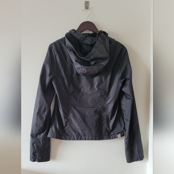 A spring/autumn/rain coat by Bench - Picture 3 of 6